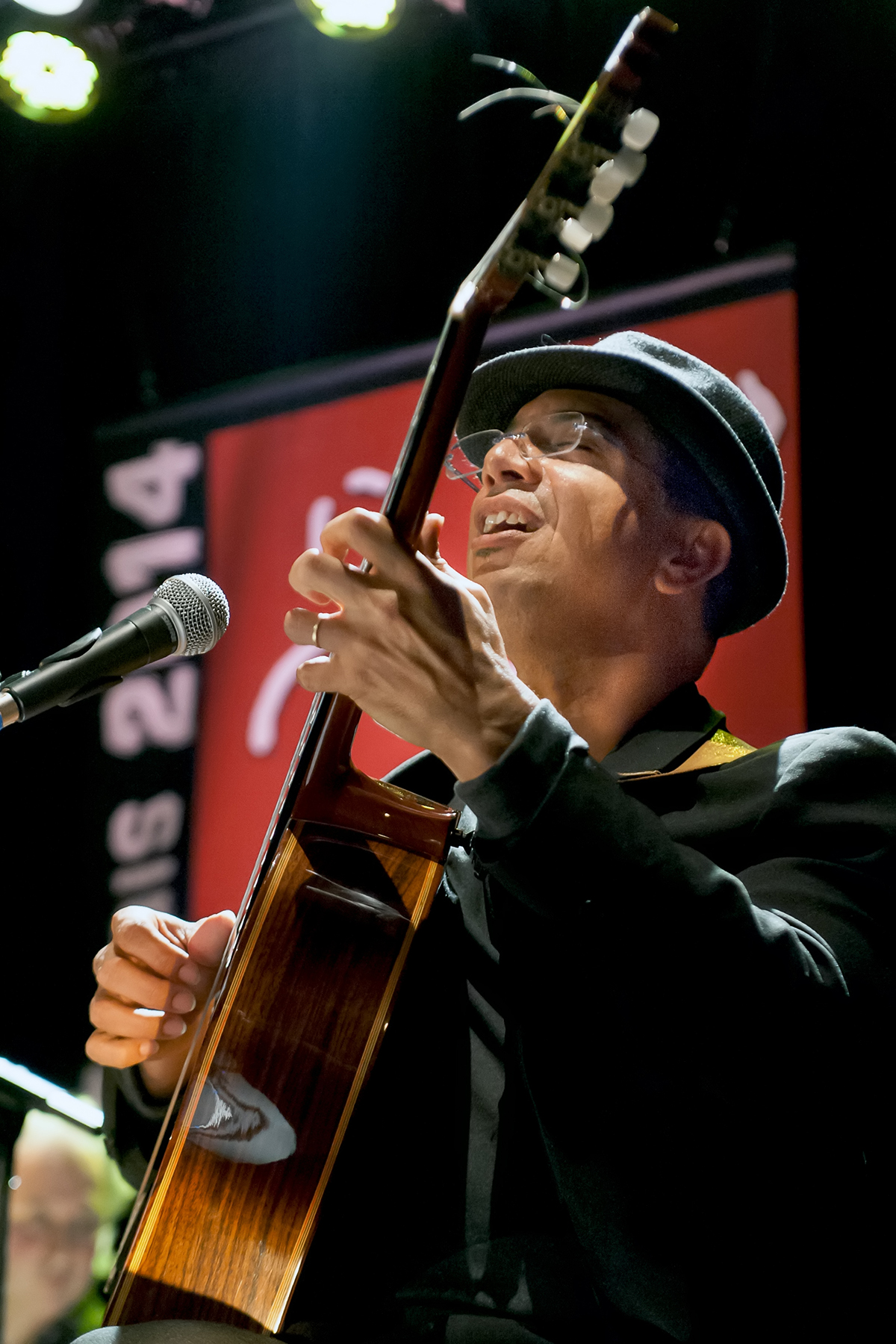 Sidney Rodrigues : Chant, Guitare